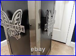 (2 PIECE) BENCHMADE KNIVES AUTHENTIC DEALER DISPLAY ACRYLIC CASE With KEYS