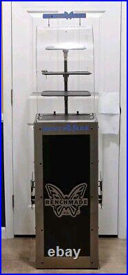 (2 PIECE) BENCHMADE KNIVES AUTHENTIC DEALER DISPLAY ACRYLIC CASE With KEYS