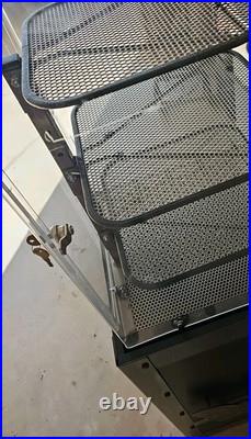 BENCHMADE KNIVES AUTHENTIC DEALER DISPLAY ACRYLIC CASE With KEYS (2 PIECE) BENCHMADE KNIVES AUTHENTIC DEALER DISPLAY ACRYLIC CASE With KEYS (2 PIECE)