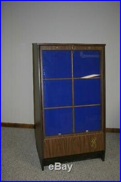 BROWNING Knives Large 6 Panel Store Display Case