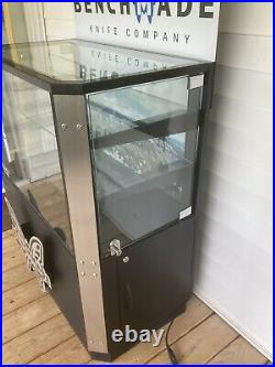 Benchmade Knife Factory Store Advertising Lighted Display Case Showcase Tactical