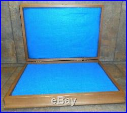 CASE XX 1970's BLUE SCROLL&RAZOR EDGE STAG SET WOOD DISPLAY STORAGE KNIFE BOX