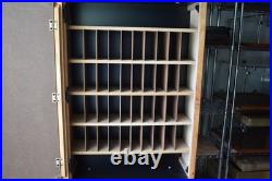 Case XX Dealer Floor Display Oak Wood Case WithLock Silver Level 63445 Nice