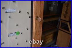 Case XX Dealer Floor Display Oak Wood Case WithLock Silver Level 63445 Nice