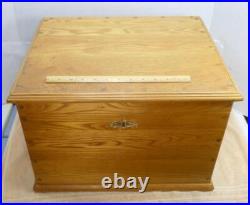 VERY NICE OAK STORAGE KNIFE GUN TOOL JEWELRY COLLECTIBLES BOX CASE Cabinet VERY NICE OAK STORAGE KNIFE GUN TOOL JEWELRY COLLECTIBLES BOX CASE Cabinet