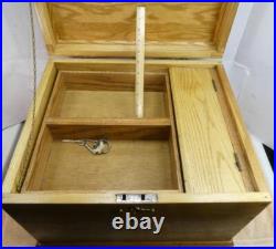VERY NICE OAK STORAGE KNIFE GUN TOOL JEWELRY COLLECTIBLES BOX CASE Cabinet VERY NICE OAK STORAGE KNIFE GUN TOOL JEWELRY COLLECTIBLES BOX CASE Cabinet