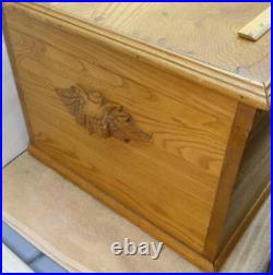 VERY NICE OAK STORAGE KNIFE GUN TOOL JEWELRY COLLECTIBLES BOX CASE Cabinet VERY NICE OAK STORAGE KNIFE GUN TOOL JEWELRY COLLECTIBLES BOX CASE Cabinet
