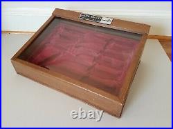 Vintage Buck Knives Factory Store Wooden Display Case withOriginal Liner & Knobs