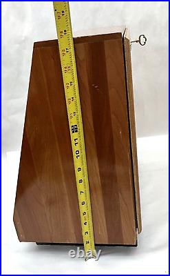 Vintage Case XX Cutlery Knife Store Counter Display with Key 18 x 16 x 10