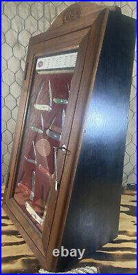Vintage WR. Case Store Display Case With 8 Case Knifes And Orig Key. Must Have