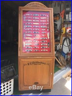 W R CASE & SONS KNIFE DISPLAY CASE WithKEY LOTS OF STORAGE (KNIVES NOT INCLUDED)